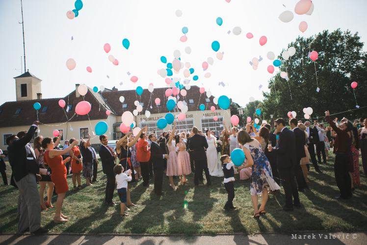 Romerhalle yard - Mautern an der Donau - wedding ballons releas