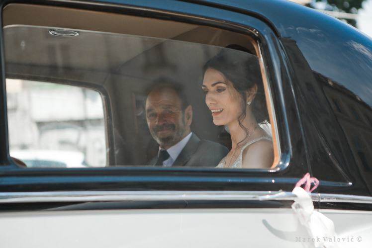 bride with father in Rolls Royce