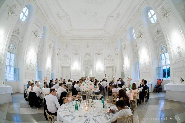 wedding at Schlosshof - dinner locality