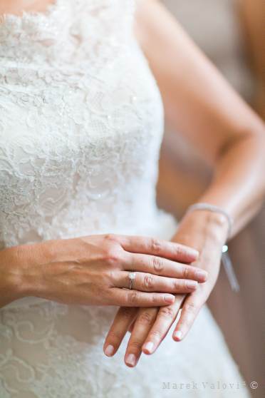 brides hand