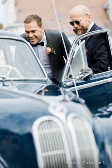 Vienna - oldtimer BMW and groom